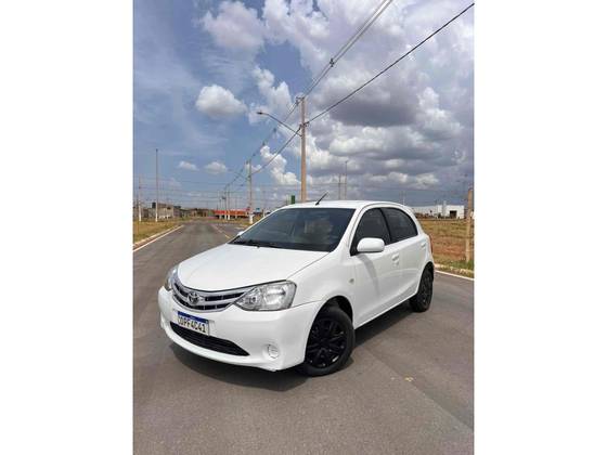TOYOTA ETIOS 1.3 XS 16V FLEX 4P MANUAL